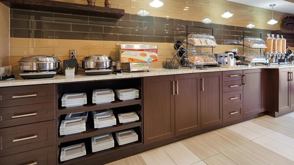 Best Western Plus Red Deer Inn & Suite Exteriör bild