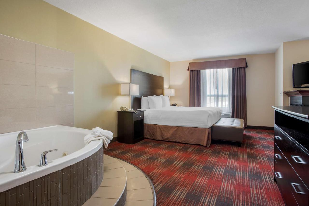 Best Western Plus Red Deer Inn & Suite Exteriör bild