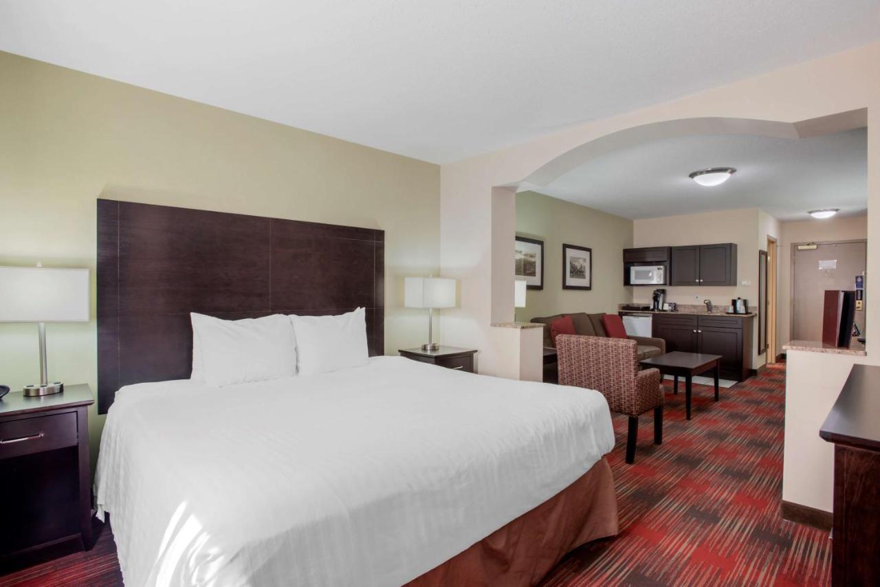 Best Western Plus Red Deer Inn & Suite Exteriör bild