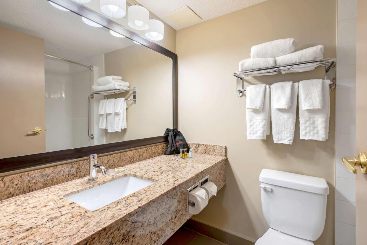 Best Western Plus Red Deer Inn & Suite Exteriör bild