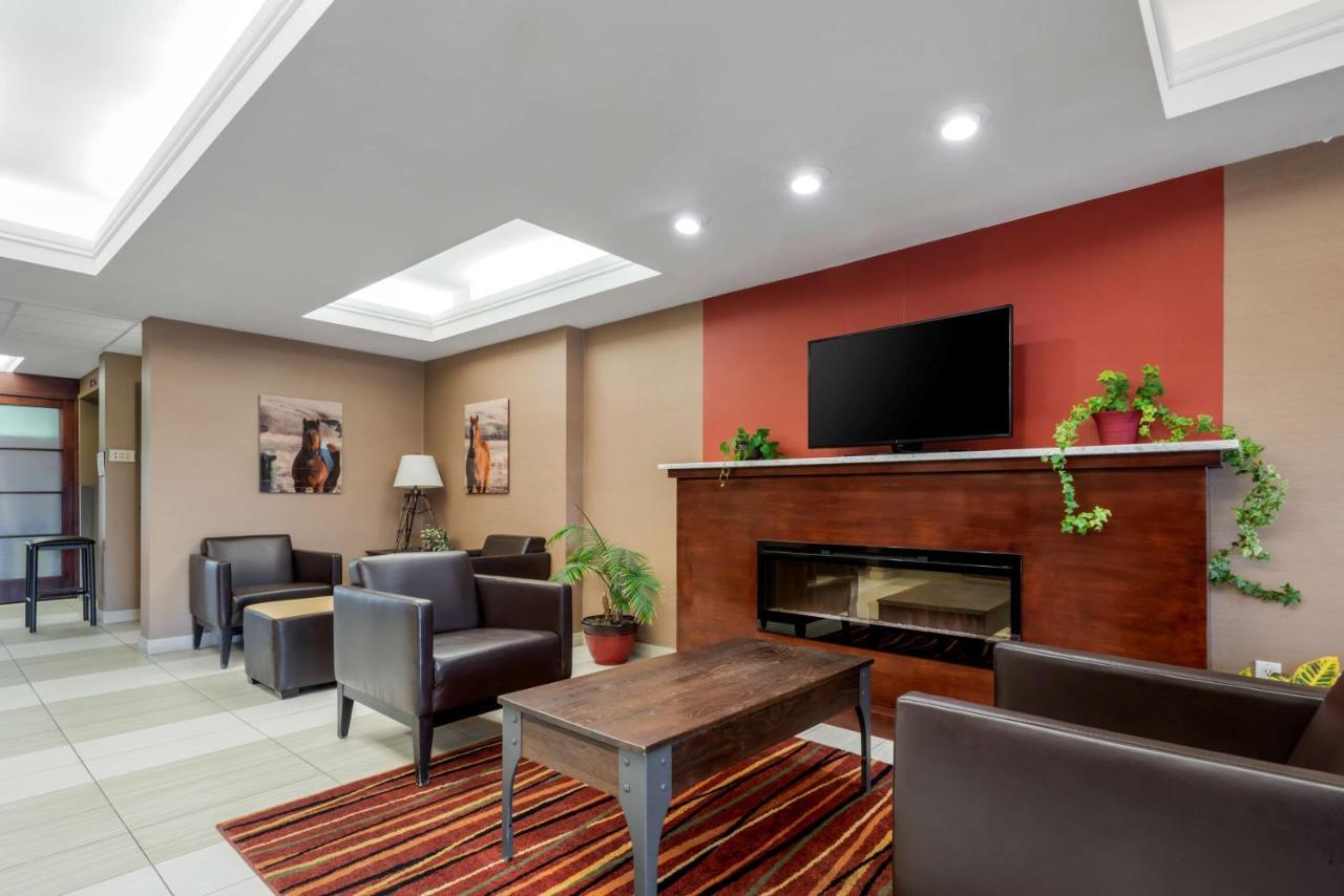 Best Western Plus Red Deer Inn & Suite Exteriör bild