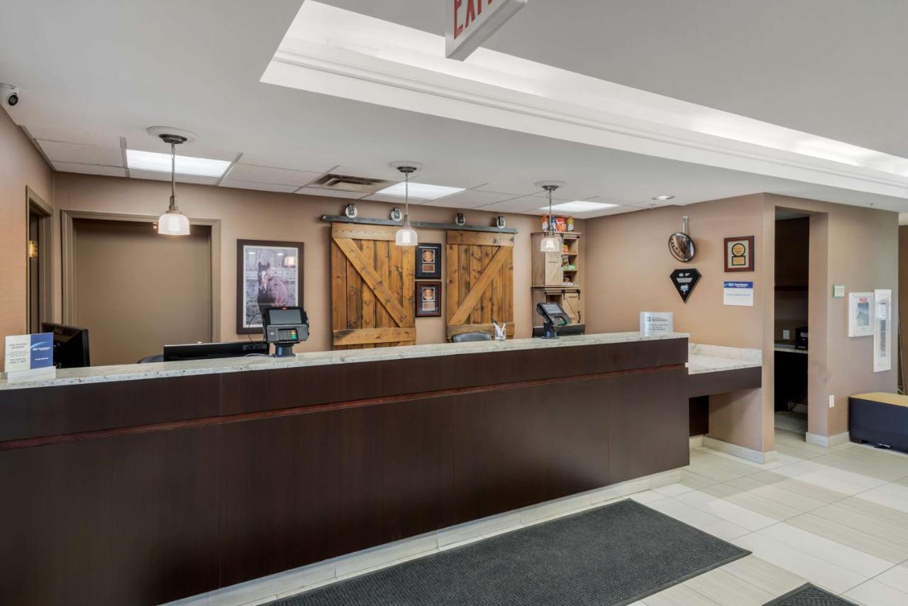 Best Western Plus Red Deer Inn & Suite Exteriör bild