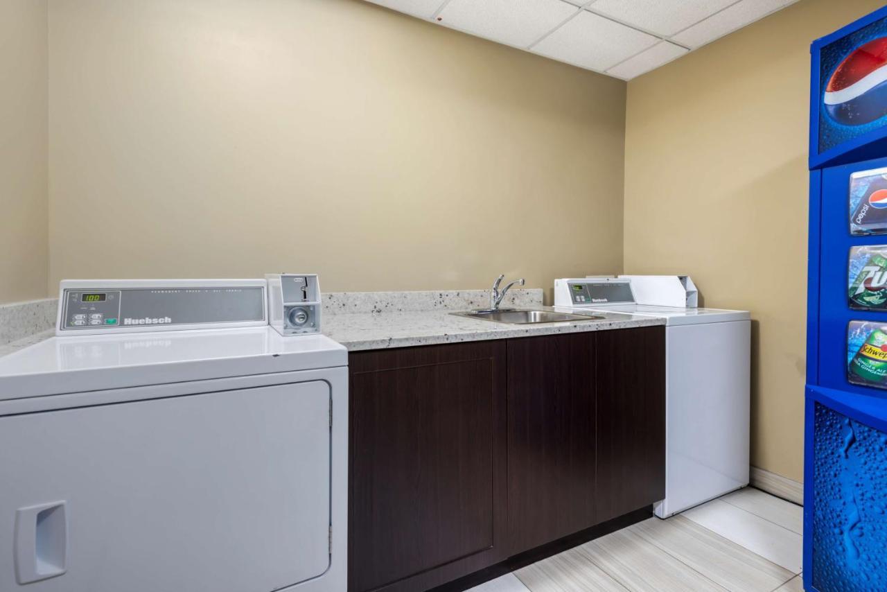 Best Western Plus Red Deer Inn & Suite Exteriör bild